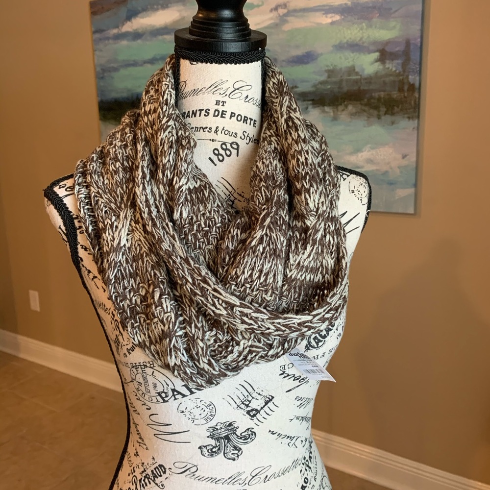 Knit Chocolate & Cream Infinity Scarf NWT